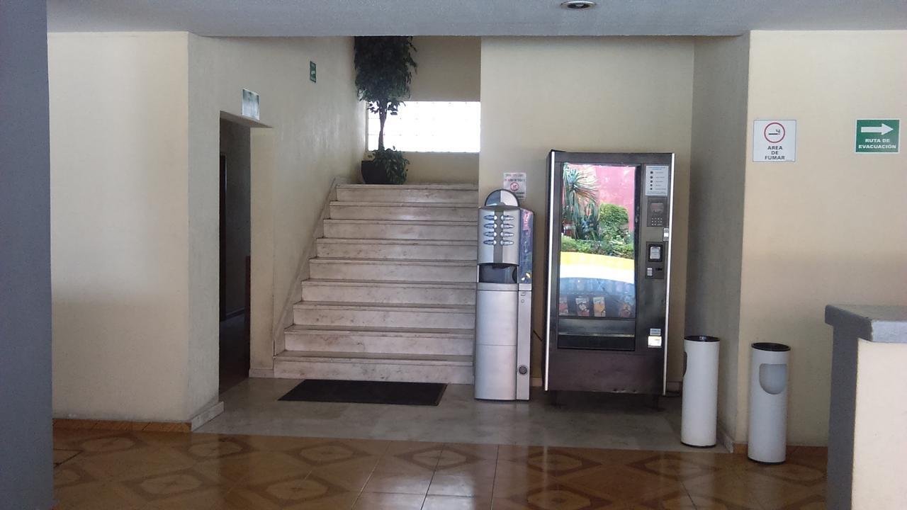 Hotel Aeropuerto Toluca Bagian luar foto