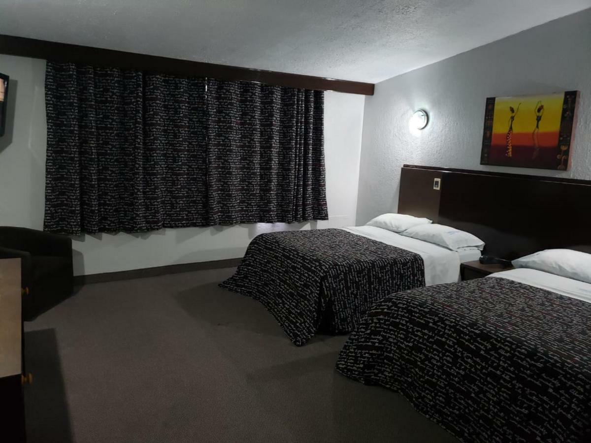 Hotel Aeropuerto Toluca Bagian luar foto